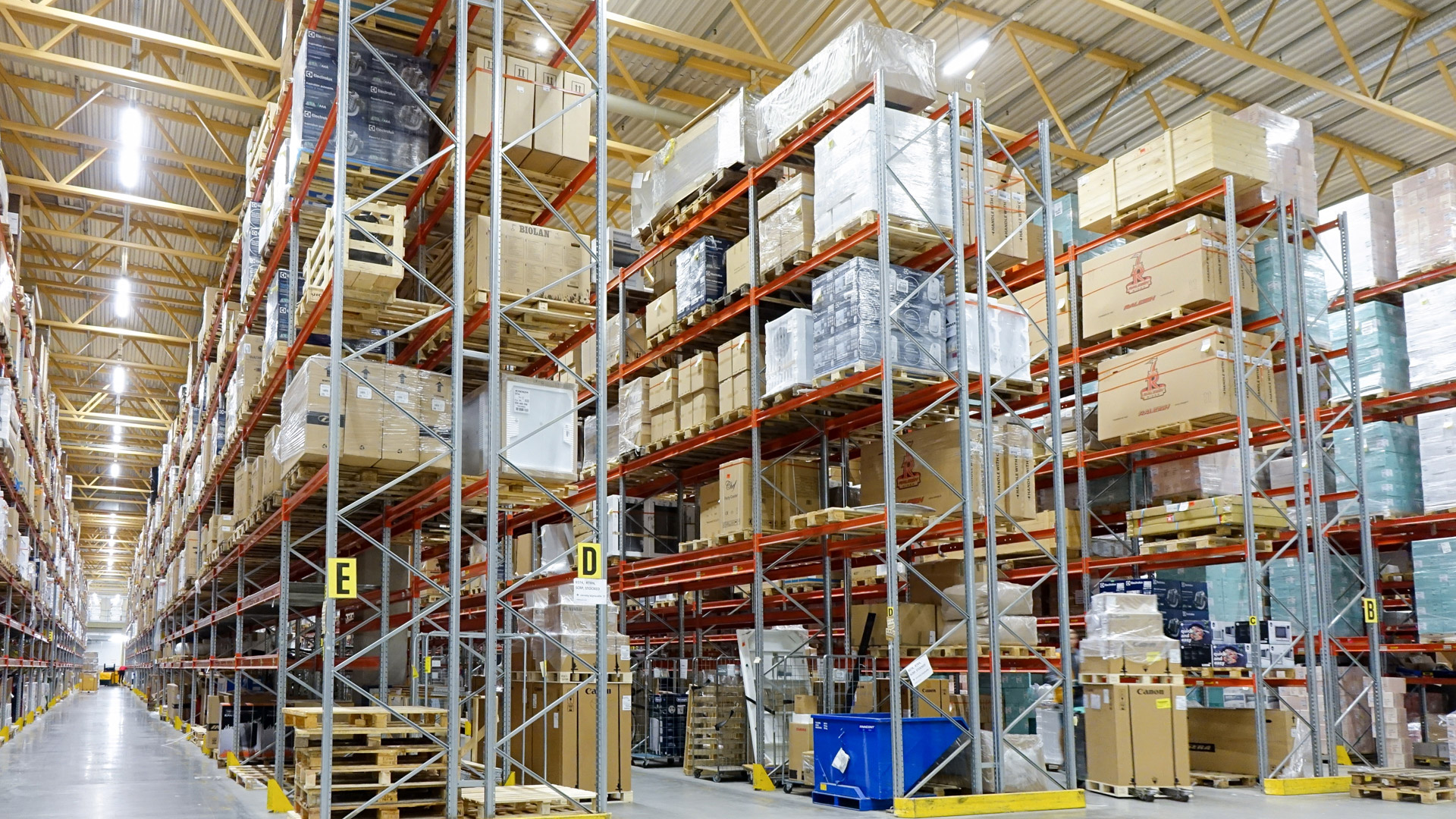 5 + 1 Reasons to Renew the Lighting of Logistic Halls